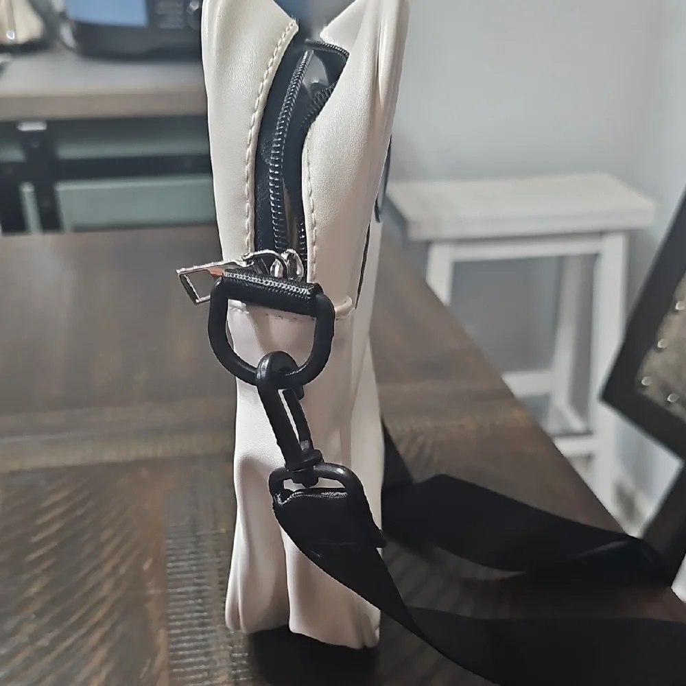 White Ghost Design Crossbody Purse - Picture 4 of 4